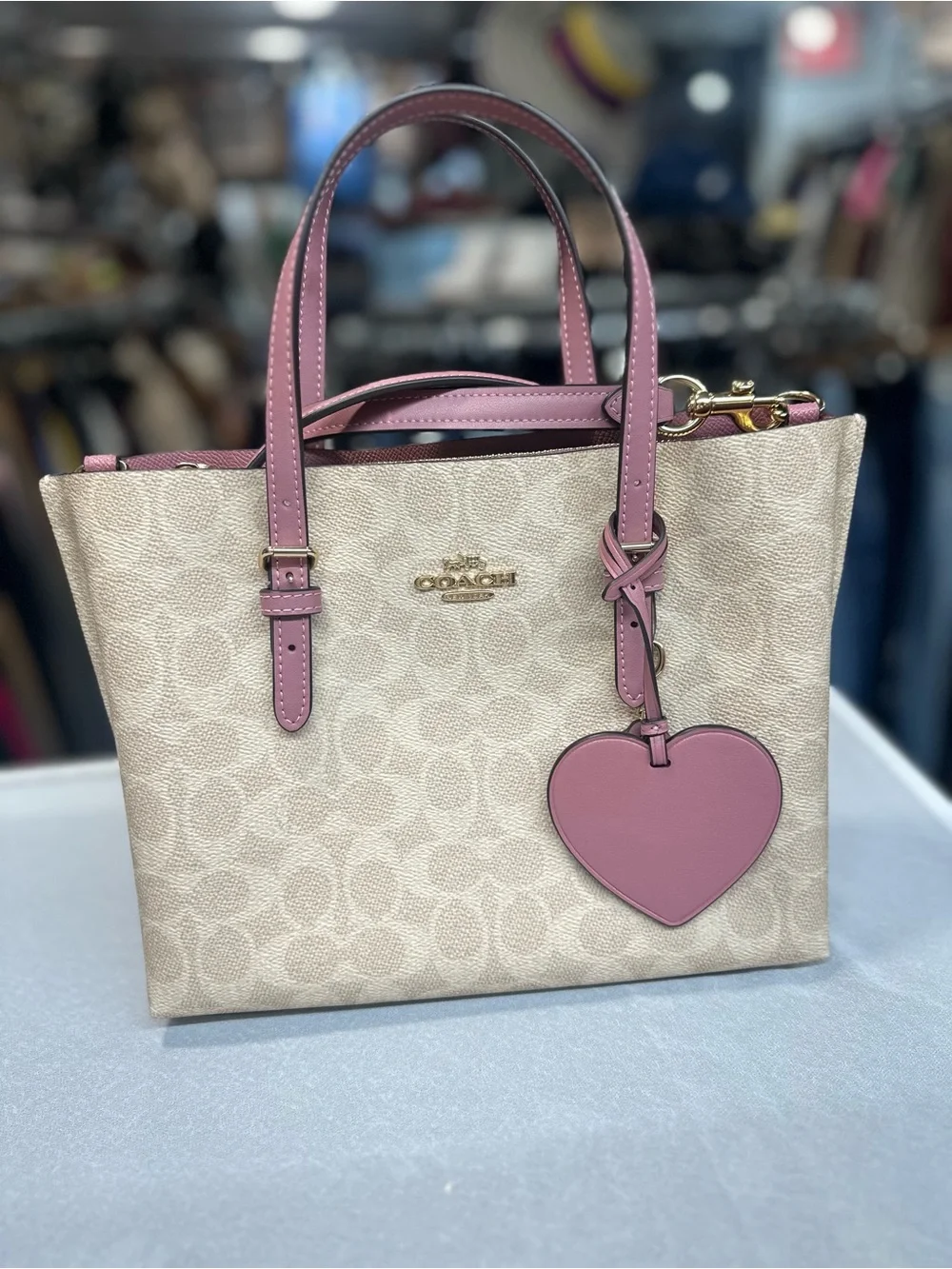Coach Mollie Tote Bag 25 In Signature Canvas With Heart Charm. New no tag